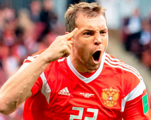 Звёздный хор поздравлений: Как российские знаменитости отпраздновали триумф сборной